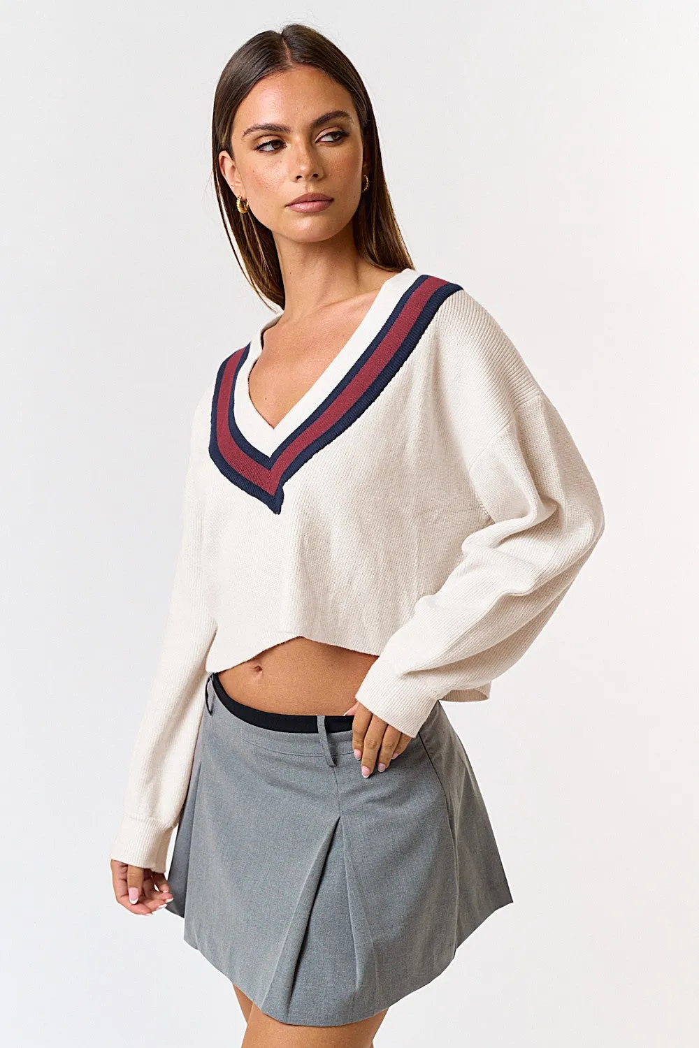 Contrast V-Neck Sweater Crop Top