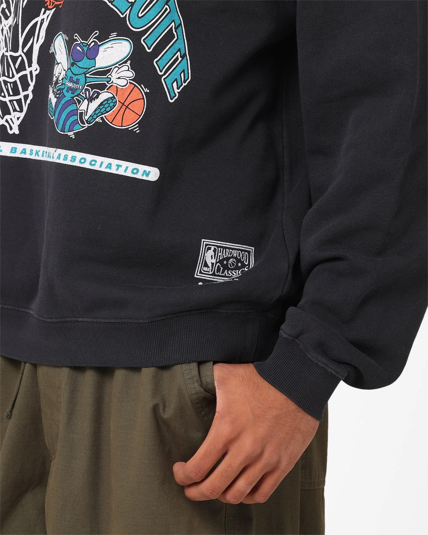 Mitchell & Ness Charlotte Hornets Hoop Crewneck Faded Black