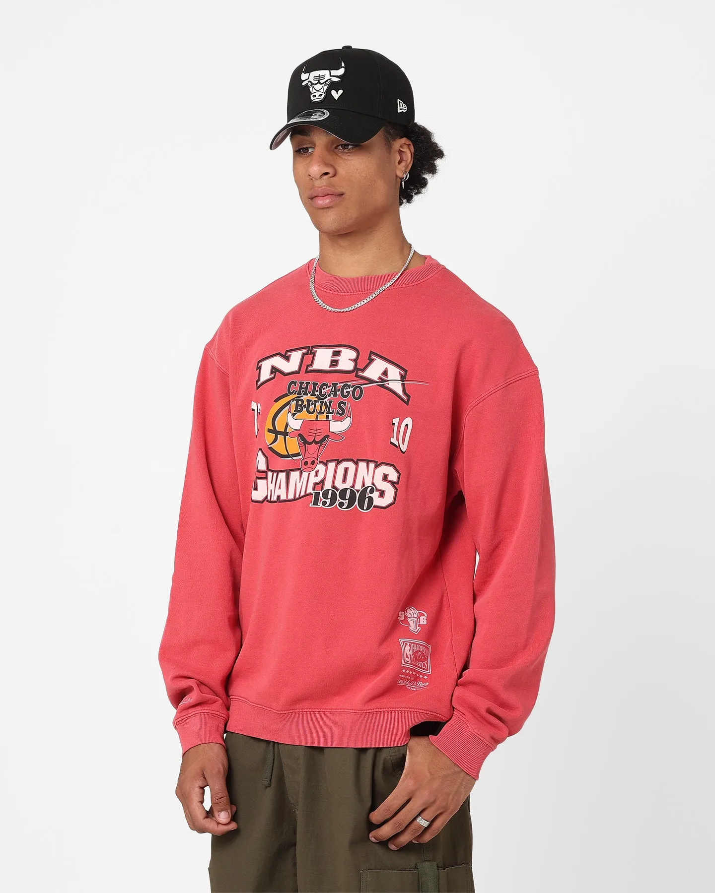 Mitchell & Ness Chicago Bulls 1996 Champions Crewneck Faded Red