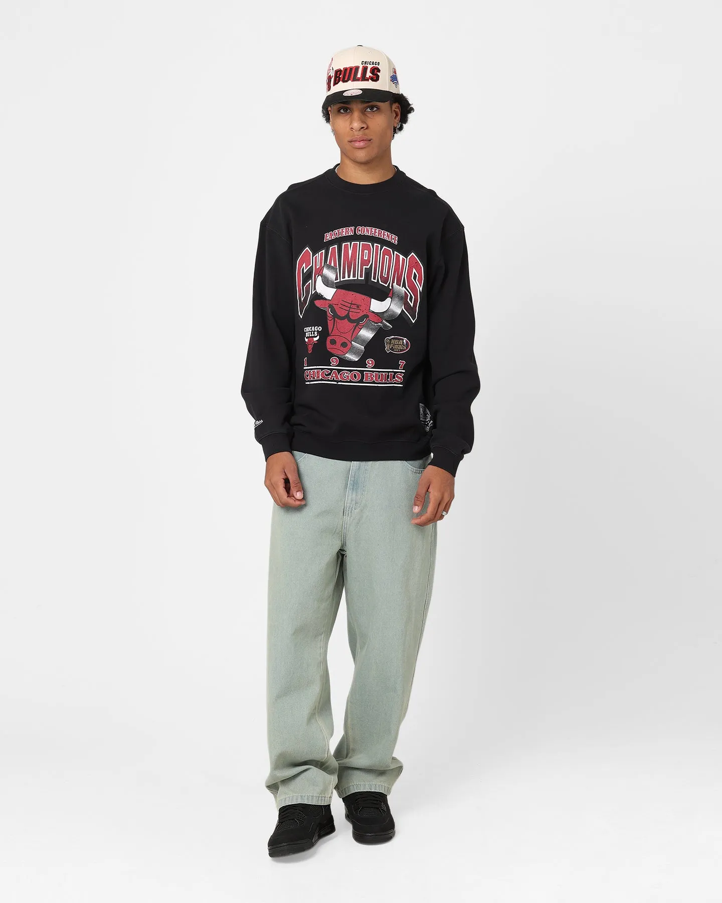 Mitchell & Ness Chicago Bulls Bevelled Crewneck Faded Black