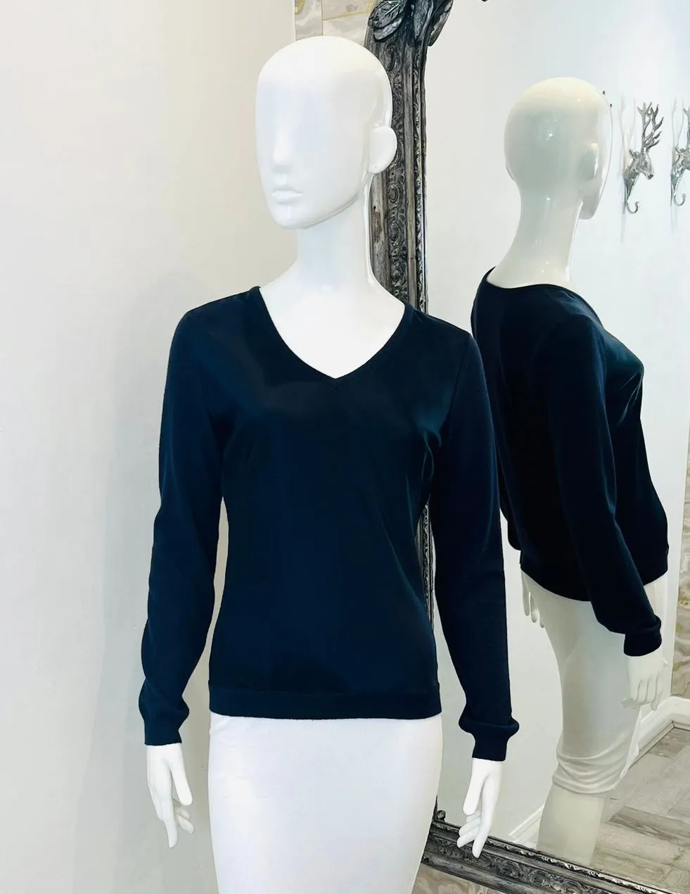 Ralph Lauren V-Neck Knitted Jumper. Size L