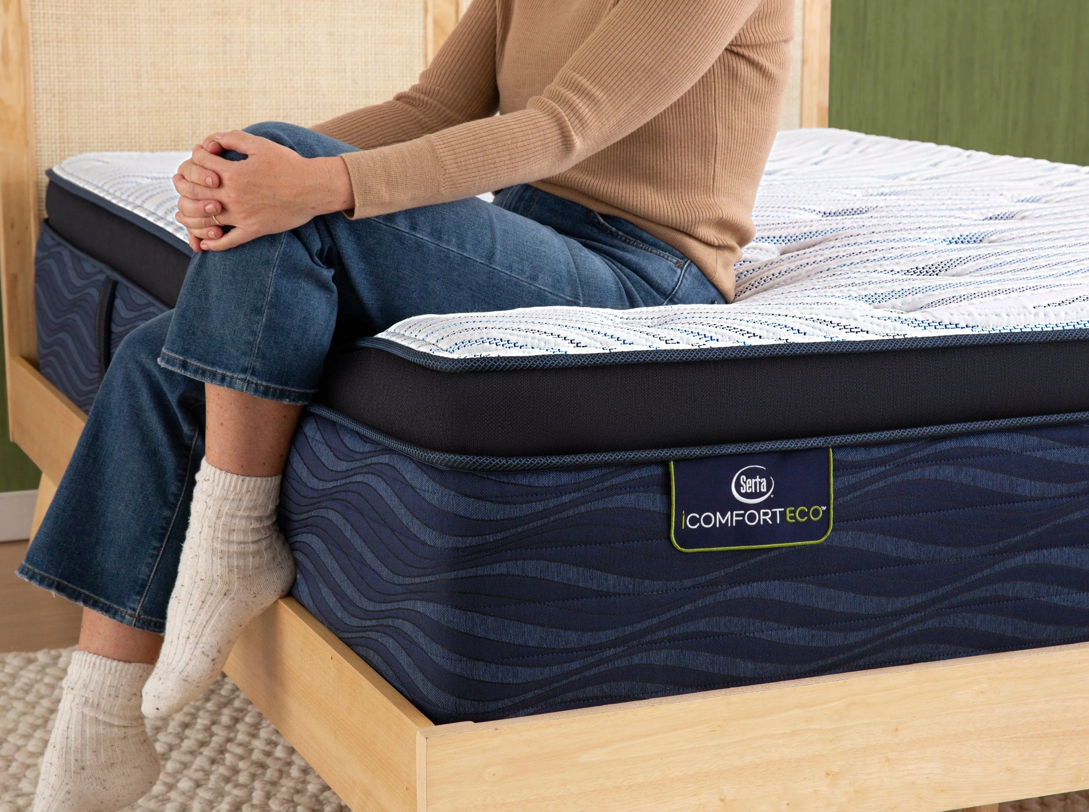 Serta® iComfort ECO Q40HD 16" Ultra Plush Super Pillow Top Quilted Hybrid Mattress